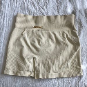 Comfiest Amplify Seamless Bo + Tee shorts ever